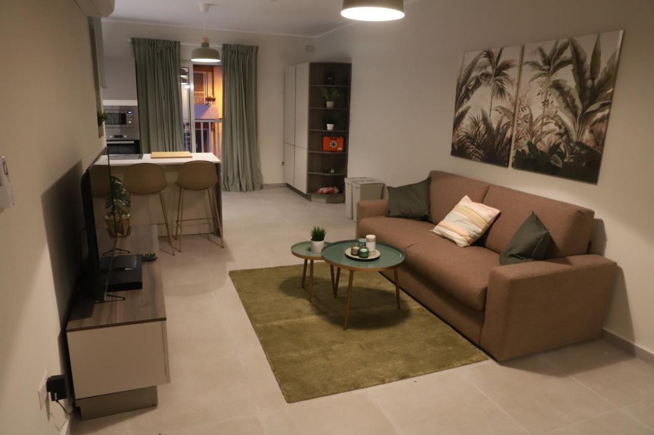 Lovely Holiday Home Next To Bus Terminus St. Paul's Bay Esterno foto